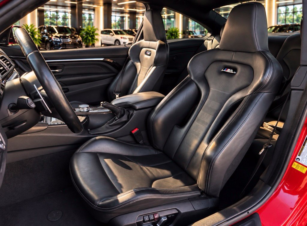 Used 2020 BMW M4 Coupe w/ Competition Package RWD image 3
