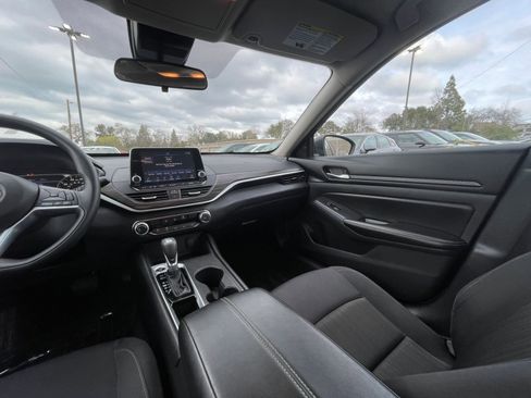 Used 2025 Nissan Altima 2.5 SV image 35