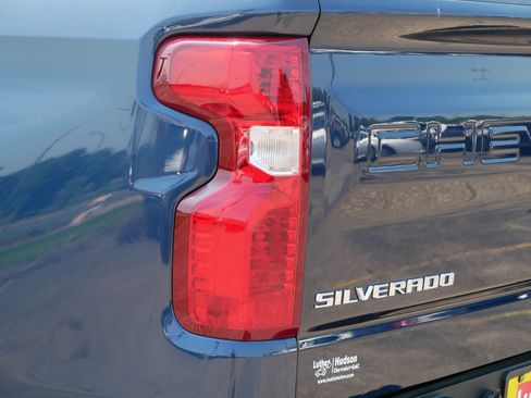 Used 2019 Chevrolet Silverado 1500 LT w/ All-Star Edition AWD/4WD image 17