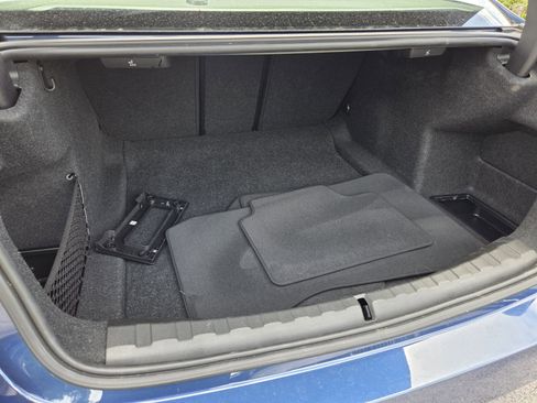 Used 2023 BMW 330i Sedan w/ Premium Package image 15