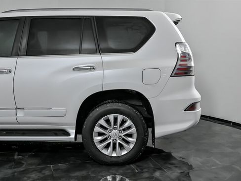 Used 2018 Lexus GX 460 image 8