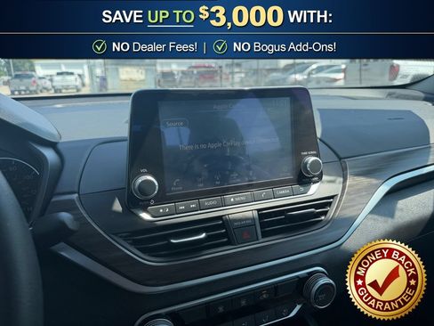 Used 2025 Nissan Altima 2.5 SV FWD image 31