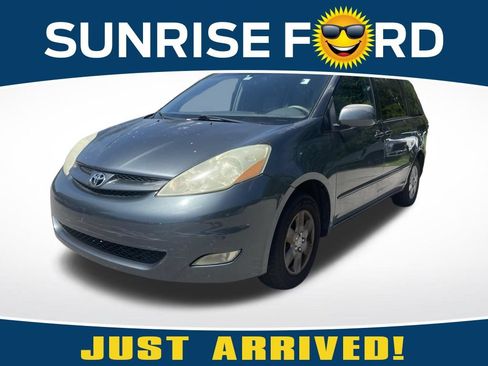 Used 2006 Toyota Sienna XLE w/ XLE Pkg 3 FWD image 1