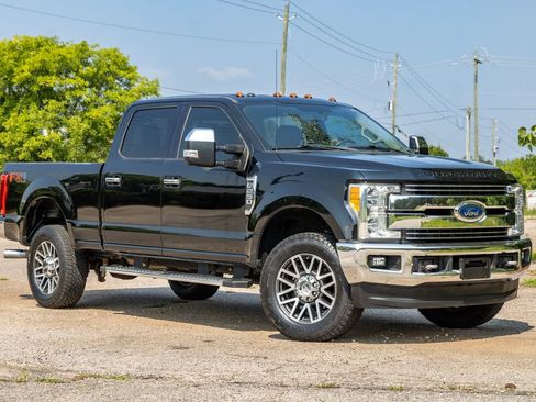 Used 2017 Ford F250 Lariat w/ Chrome Package AWD/4WD image 3