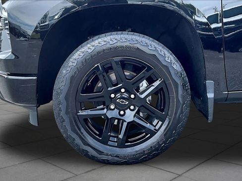 Used 2024 Chevrolet Silverado 1500 RST w/ Z71 Off-Road Package AWD/4WD image 11