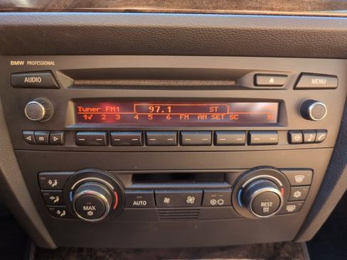 Used 2008 BMW 328i Convertible image 12