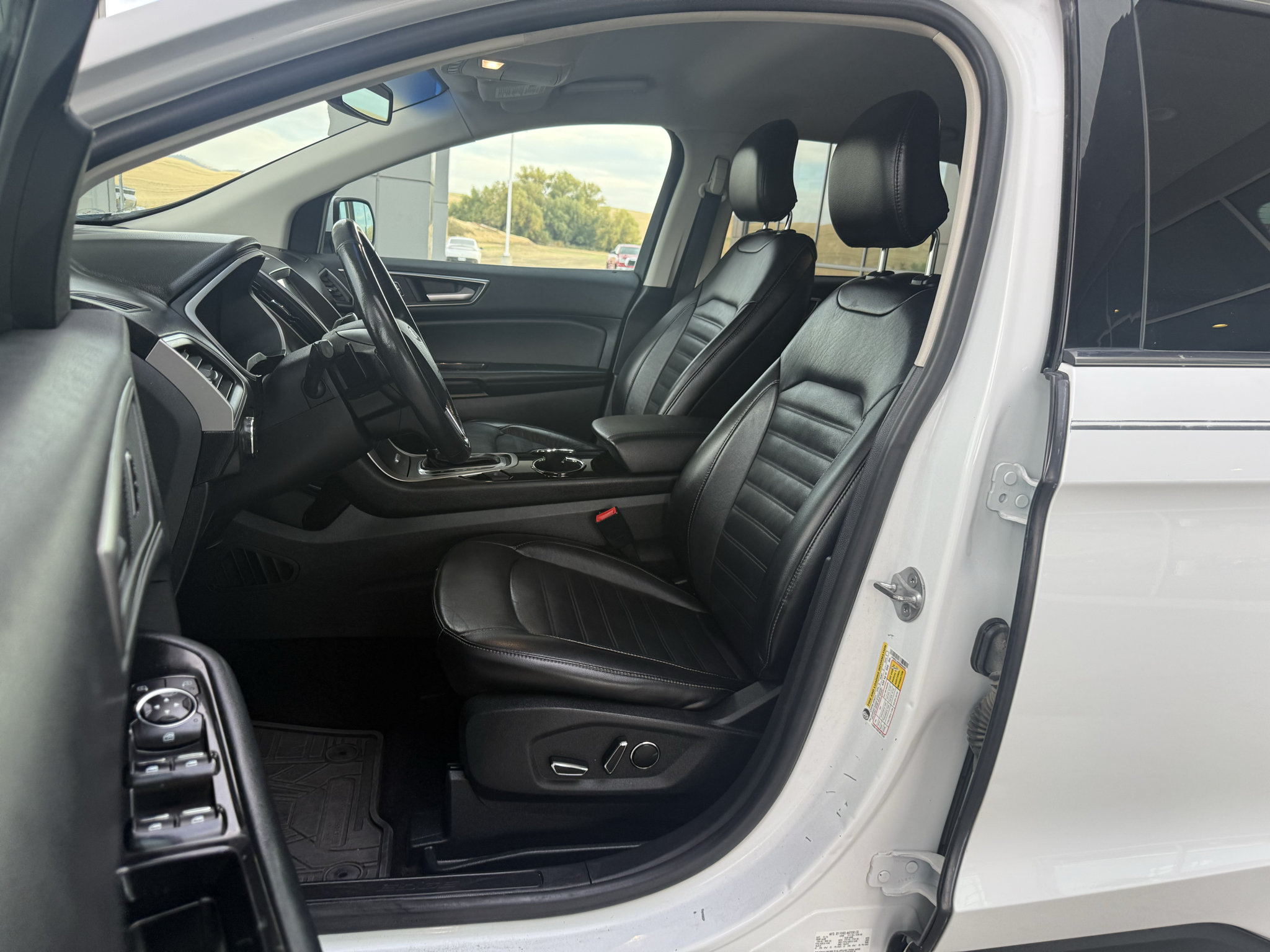 Used 2016 Ford Edge SEL w/ Equipment Group 201A AWD/4WD image 15