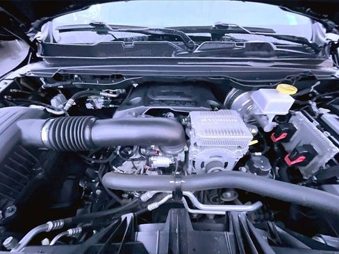 Used 2022 RAM 1500 Limited w/ Body-Colour Bumper Group image 10