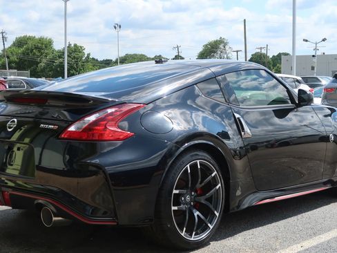 Used 2019 Nissan 370Z NISMO RWD image 14