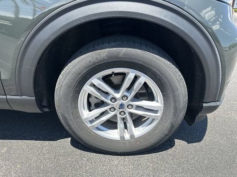 Used 2024 Ford Explorer XLT w/ Equipment Group 202A AWD/4WD image 20