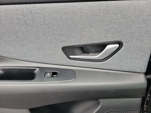 Used 2023 Hyundai Elantra Limited w/ Cargo Package image 12