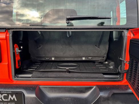 Used 2018 Jeep Wrangler Sport image 18