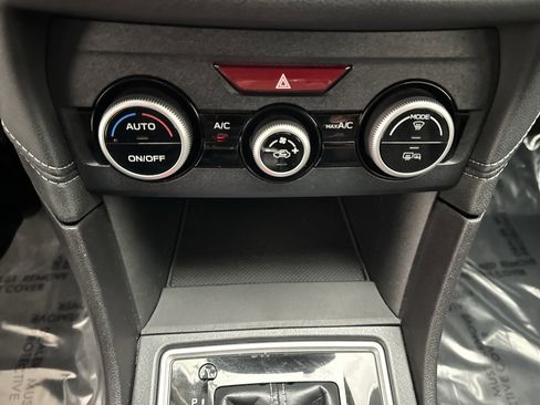 Used 2021 Subaru Impreza 2.0i Limited image 32