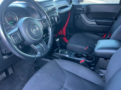 Used 2018 Jeep Wrangler Unlimited Sport S AWD/4WD image 7