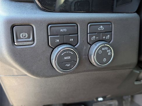 Used 2023 Chevrolet Silverado 1500 LT image 20