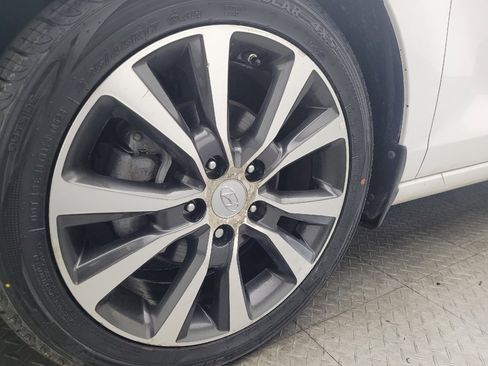 Used 2018 Hyundai Elantra GT image 31