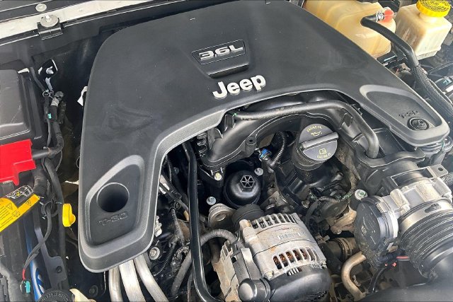 Used 2021 Jeep Gladiator Rubicon AWD/4WD image 32