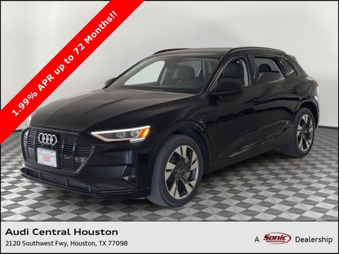 Used 2022 Audi e-tron Premium w/ Convenience Plus Package image 1