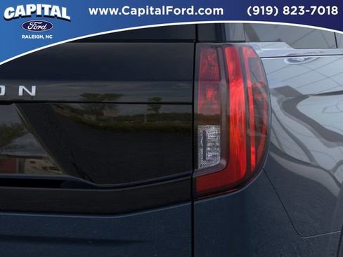 New 2025 Ford Expedition Active image 21