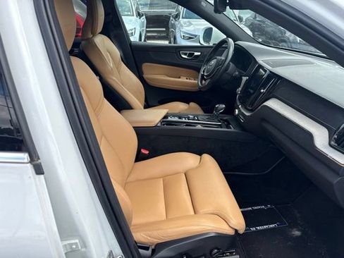 Used 2020 Volvo XC60 T5 Inscription AWD/4WD image 3
