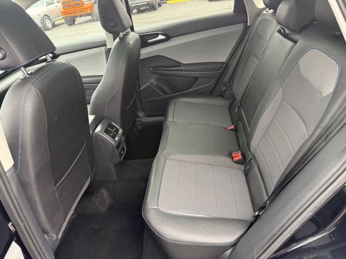Used 2024 Volkswagen Taos SE AWD/4WD image 13
