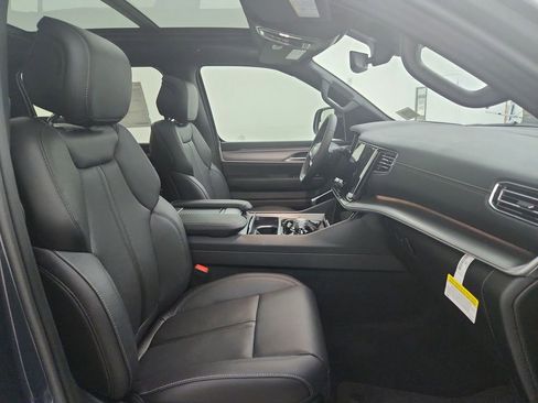 New 2025 Jeep Wagoneer Series III w/ Quick Order Package 25C Super image 35