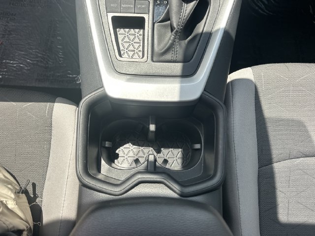 Used 2025 Toyota RAV4 XLE FWD image 24