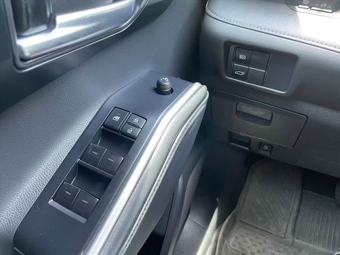 Used 2021 Toyota Highlander XSE FWD image 15
