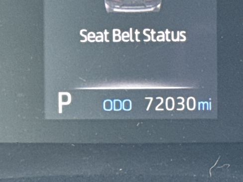 Used 2021 Toyota Highlander LE image 22