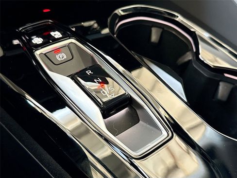 Certified 2025 Audi Q5 Premium w/ Convenience Package AWD/4WD image 17