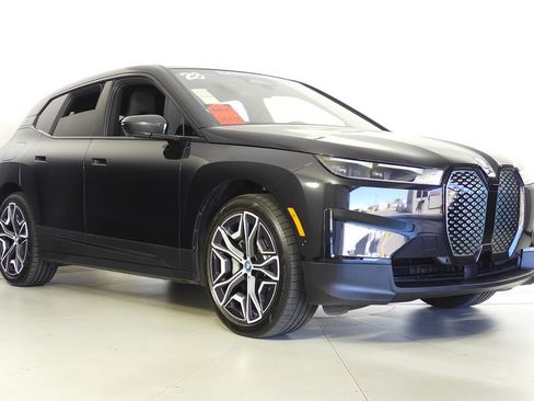 Certified 2024 BMW iX xDrive50 AWD/4WD image 4