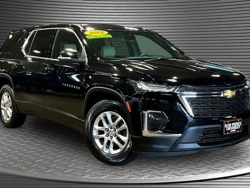 Used 2022 Chevrolet Traverse LS AWD/4WD image 3