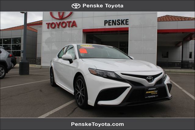 Certified 2024 Toyota Camry SE FWD image 1