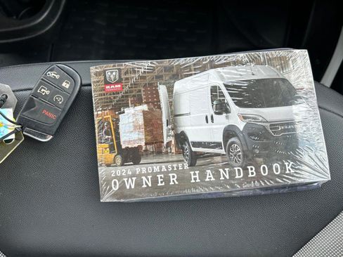Used 2024 RAM ProMaster 2500 w/ Convenience Group FWD image 19