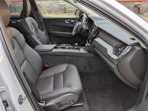 Certified 2025 Volvo XC60 B5 Plus image 22