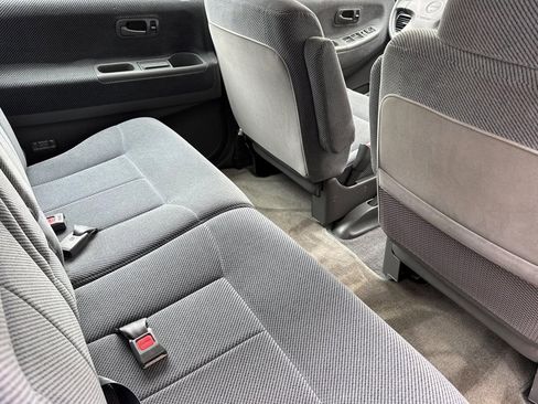 Used 1998 Isuzu Oasis S FWD image 29
