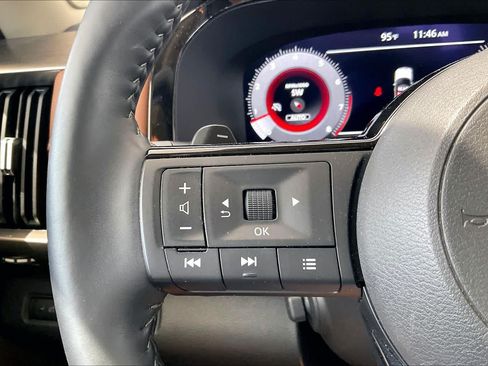 Used 2024 Nissan Pathfinder Platinum AWD/4WD image 24