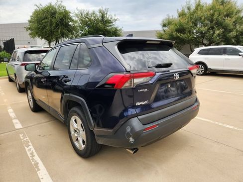 Used 2019 Toyota RAV4 XLE w/ Convenience Package FWD image 3