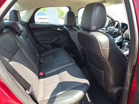 Used 2014 Ford Focus SE w/ Equipment Group 201A FWD image 11
