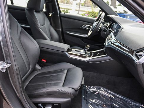 Used 2019 BMW 330i Sedan w/ Driving Assistance Package RWD image 16