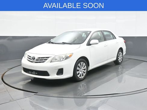Used 2013 Toyota Corolla LE image 3