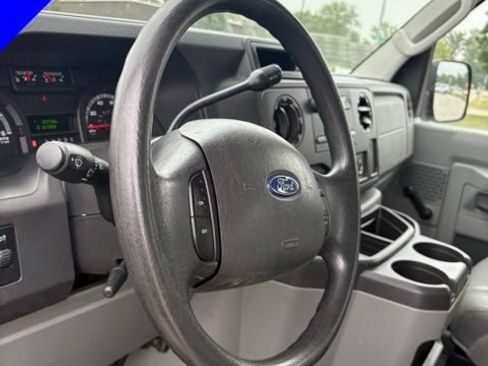 Used 2009 Ford E-350 and Econoline 350 XLT RWD image 18