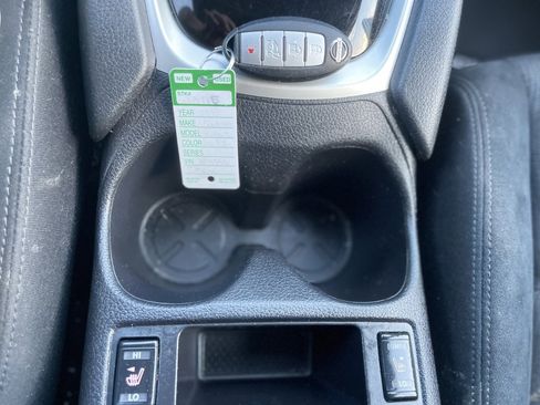 Used 2015 Nissan Rogue SV w/ SV Premium Package image 18