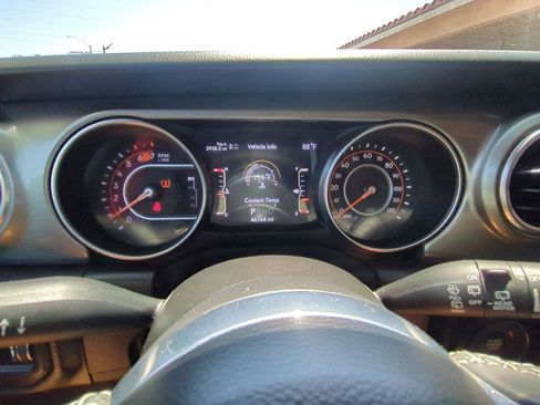 Used 2023 Jeep Wrangler Unlimited Sahara w/ Cold Weather Group AWD/4WD image 16
