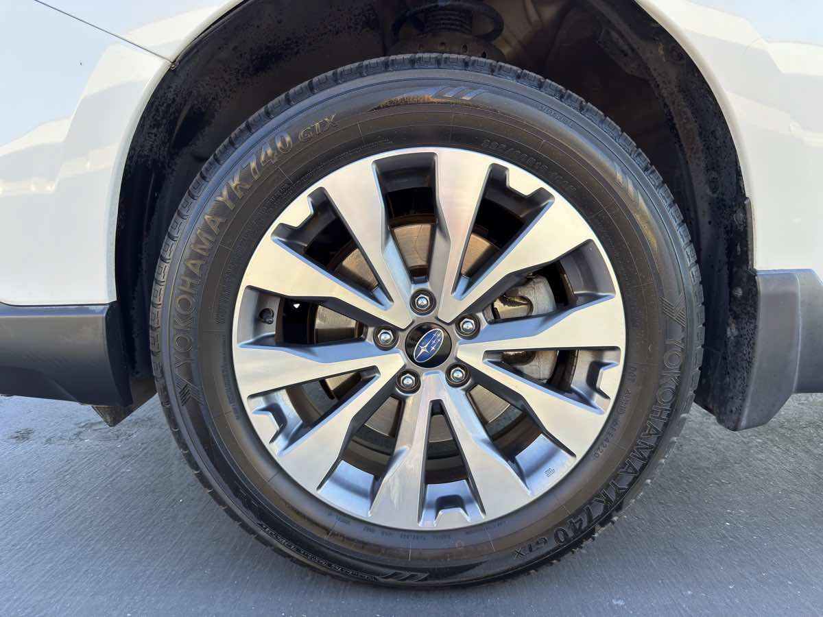 Used 2017 Subaru Outback 3.6R Touring w/ Popular Package #5A AWD/4WD image 9