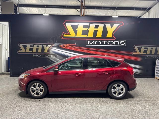 Used 2014 Ford Focus SE FWD image 2