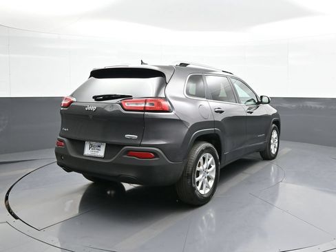 Used 2015 Jeep Cherokee Latitude AWD/4WD image 6