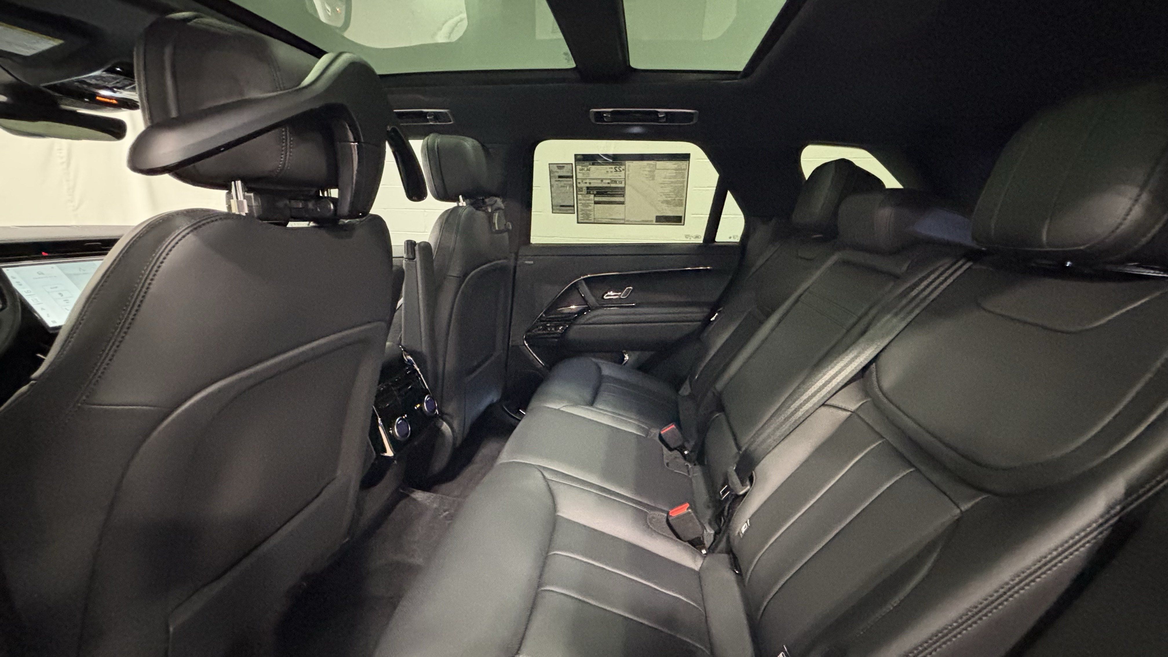 New 2026 Land Rover Range Rover Sport Dynamic SE AWD/4WD image 6