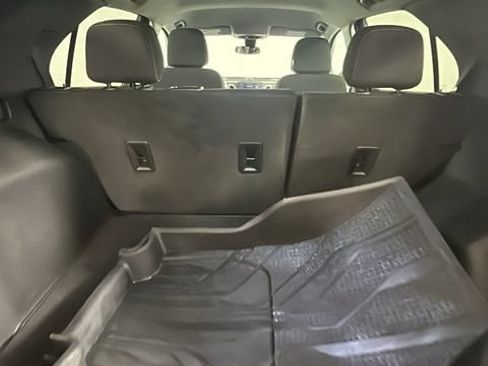 Used 2023 Chevrolet Equinox LT FWD image 28
