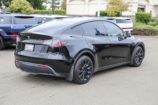 Used 2021 Tesla Model Y Long Range AWD/4WD image 4